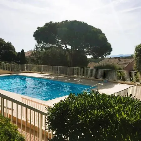 Hyeguy Pour 3 Personnes En Rez De Jardin Avec Piscine Commune A Giens * Hyères